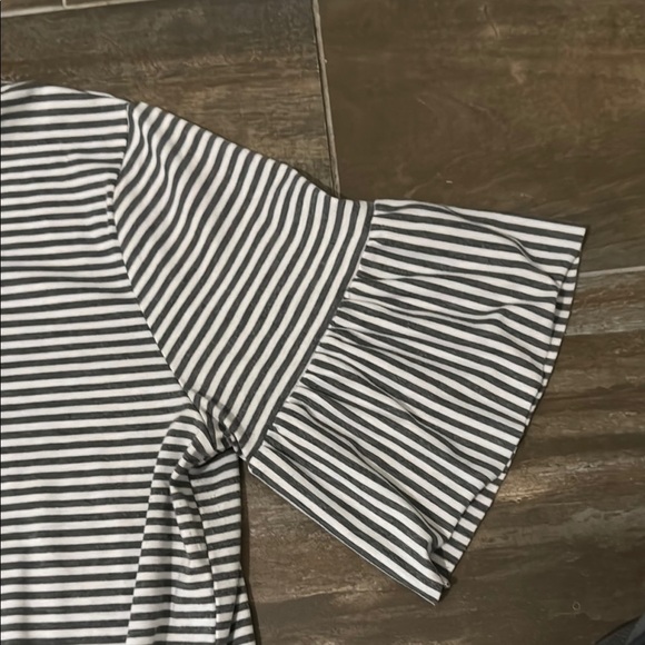 Tickled Teal White and Gray Tie Front Relaxed Tee - Picture 3 of 6